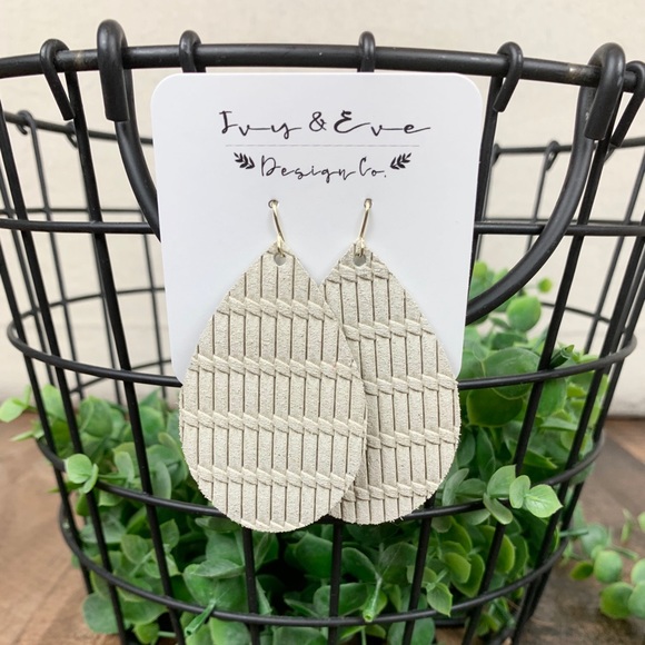 Ivy & Eve Design Co. Jewelry - Genuine Leather Cream Knot Earrings